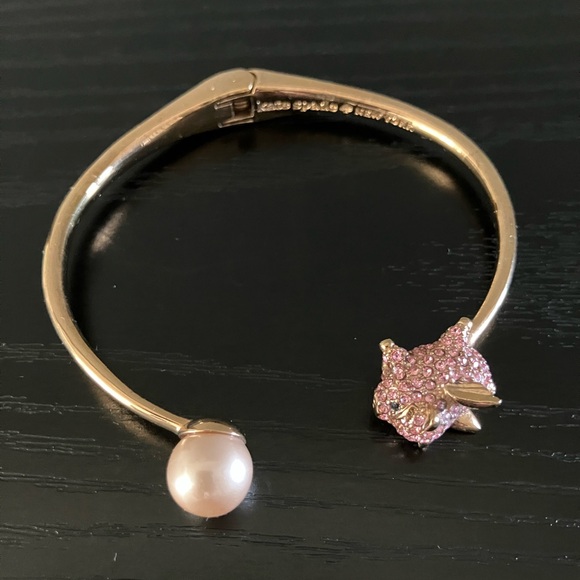 EXCELLENT CONDITION! GORGEOUS!KATE SPADE IMAGINATION FLYING PIG BANGLE BRACELET - Picture 5 of 11